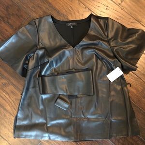 Eloquii black flair sleeve top NWT size 16